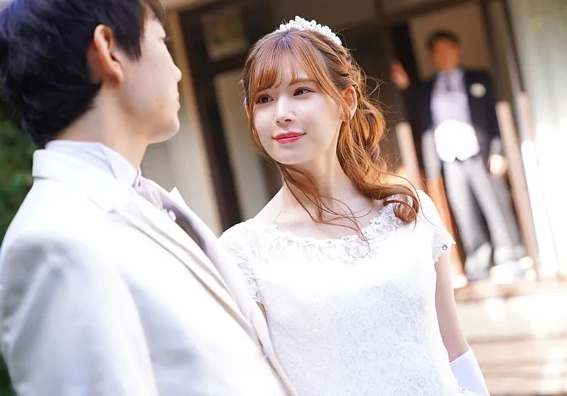 Bố ông chồng chịch bạn gái của con trai ngay sau lễ cưới của con trai